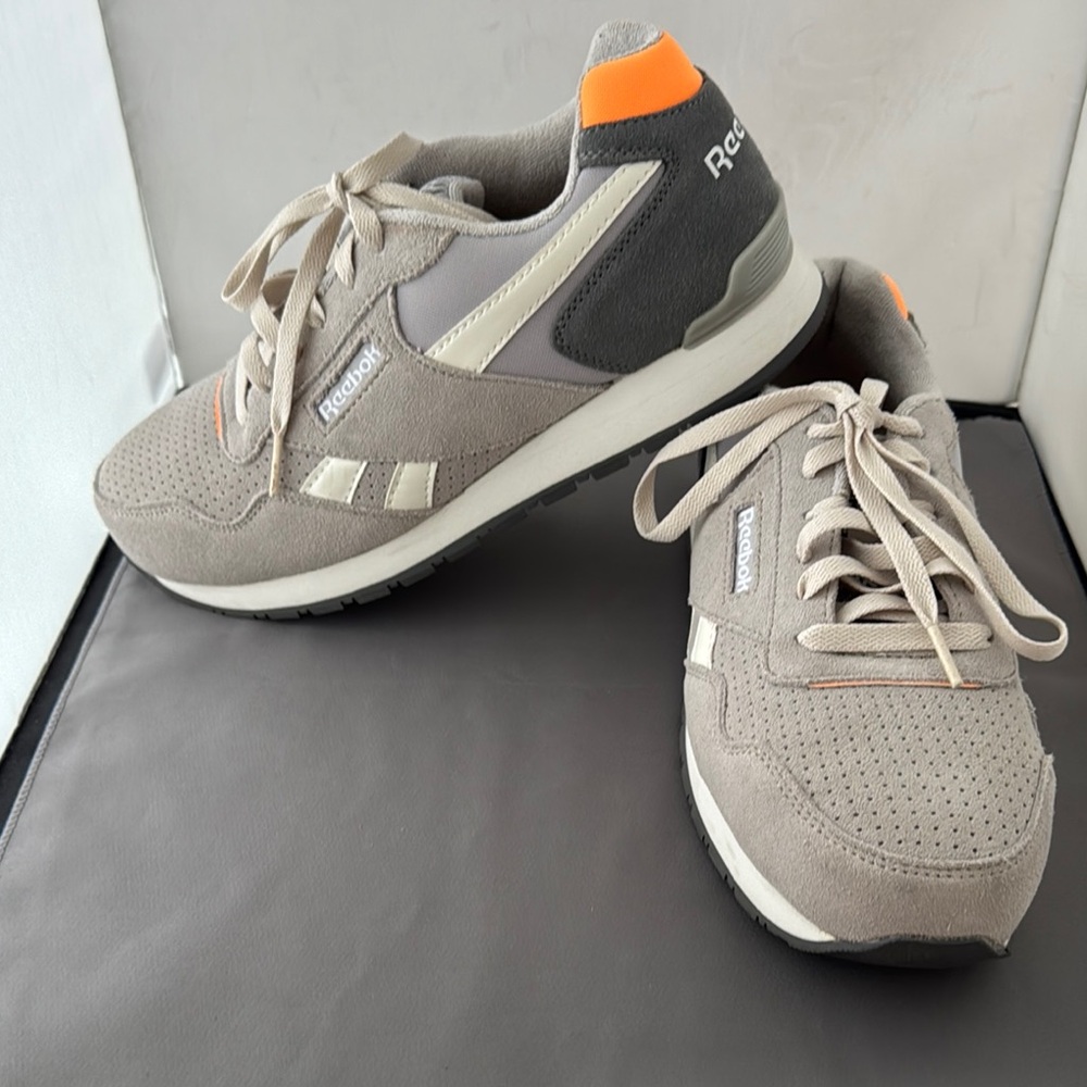 Reebok Gray and Orange Athletic Sneakers protected work toe women’s 8.5